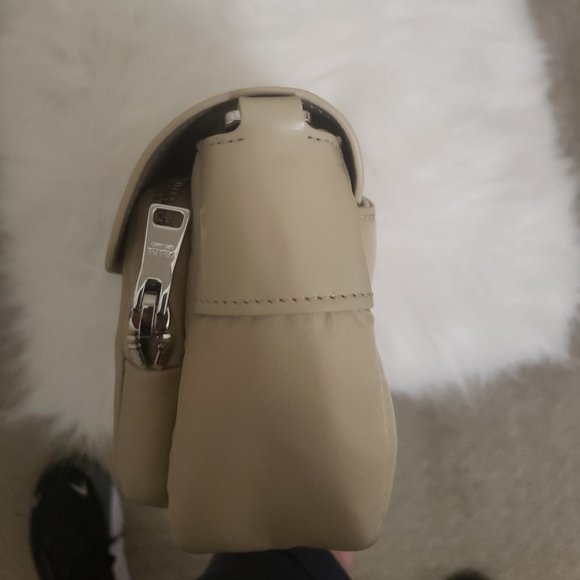 Prada Pocket Nylon and Brushed leather bag - Picture 3 of 10
